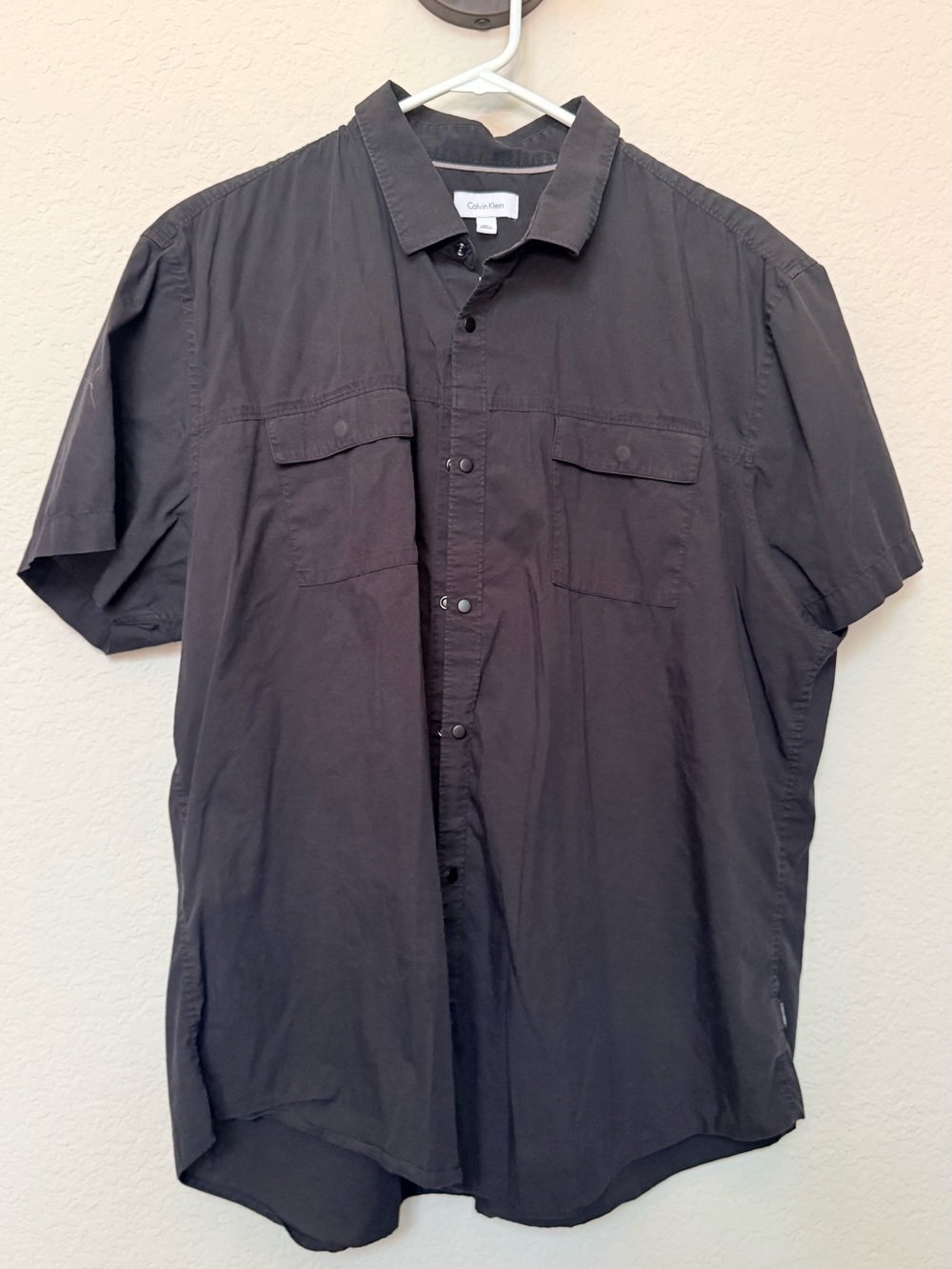 Calvin Klein Men's Short-Sleeve Button-Down Shirt in Black